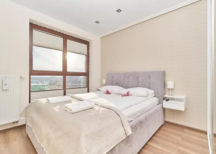 Apartment Wroclaw Krakowska With Balcony And Free Garage By Noclegi Renters