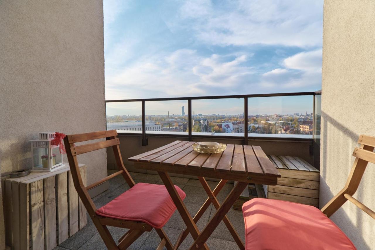 Krakowska With Balcony And Free Garage By Renters *